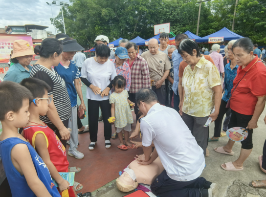 杏彩体育，广西南宁：卫生健康“三下乡”活动传播健康生活理念